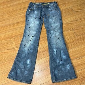 Lois Distressed Jeans